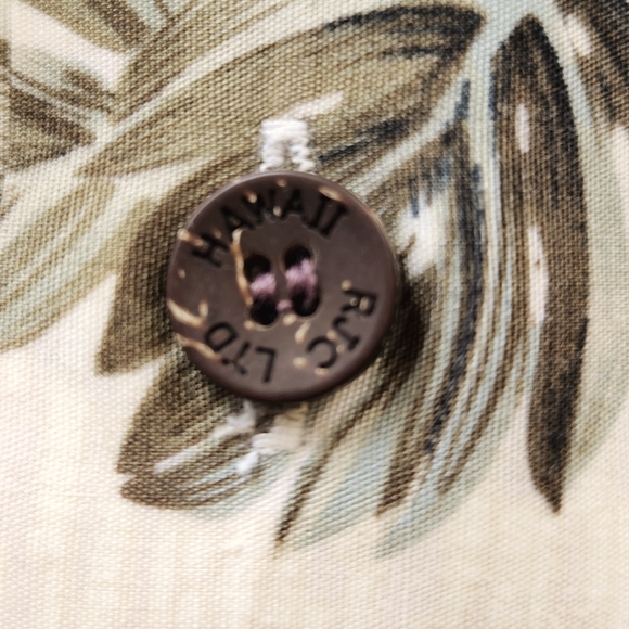 Vintage RJC Hawaiian Short Sleeve Collared Button Down Shirt - Picture 8 of 9